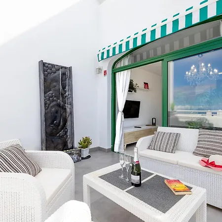 16a Silver Garden Ocean View אדחה